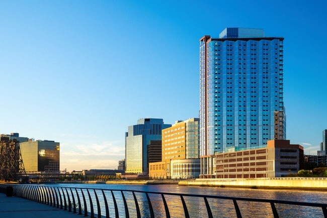 Building Photo - PARQ 930