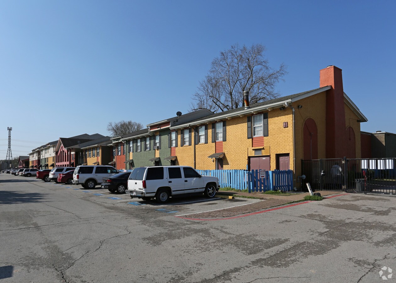 Broadway Village Apartments - Broadway Village Apartments