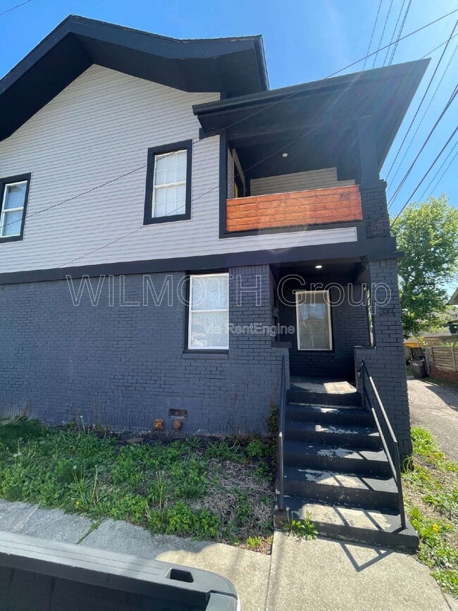 Building Photo - 321 E 31st St Unit 1