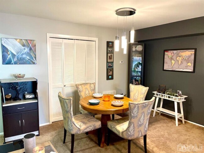 Photo - 165 Essex Ave Unidad 504