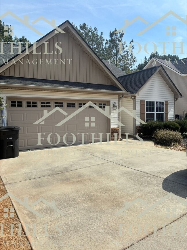 Building Photo - 118 Gallant Ln