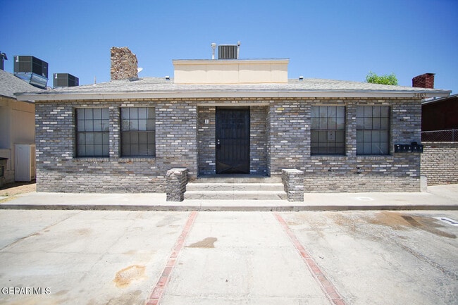 Building Photo - 3403 Pershing Dr Rental