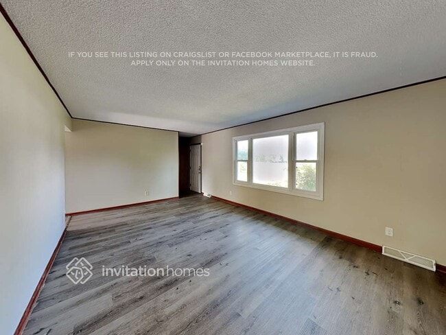 13010 Deerwood Ln N