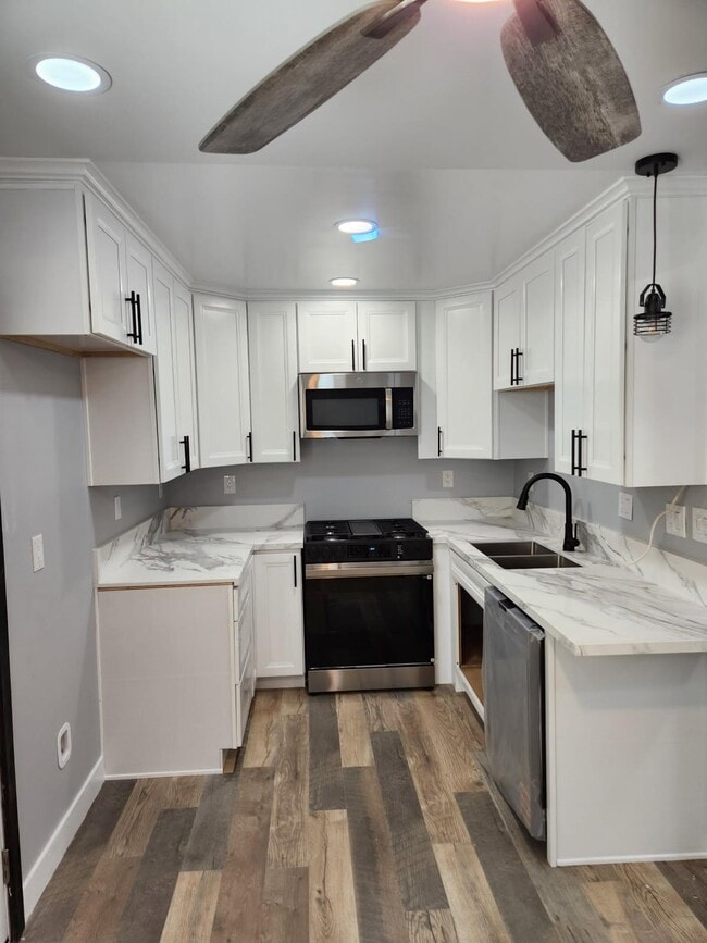 Photo - 3014 Clay Ave