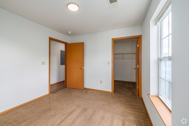 2BR, 2BA - 1,100SF - Second Bedroom