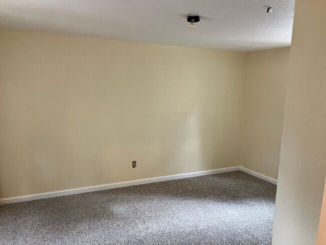 Photo - *LONG TERM RENTAL*