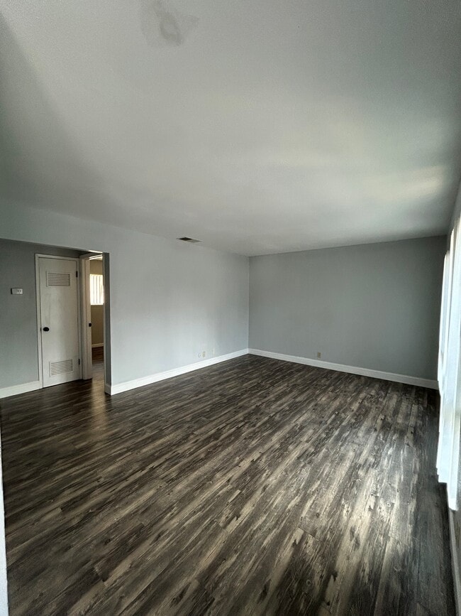 Photo - Sunrise Apartments