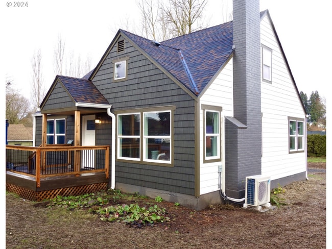 Building Photo - 3712 NE 54th St