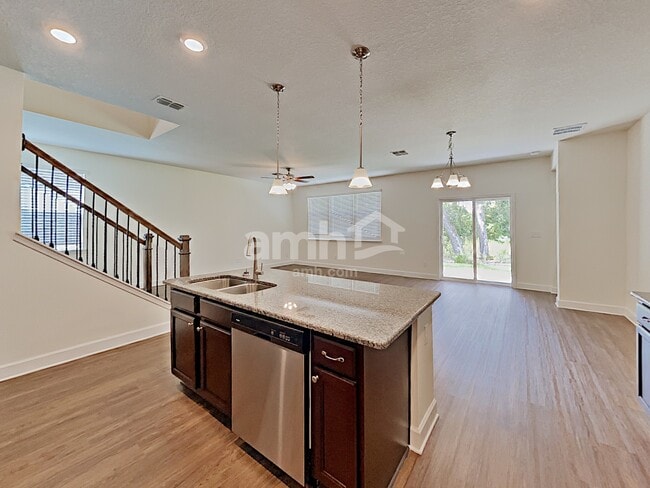 Photo - 1889 Silver Point