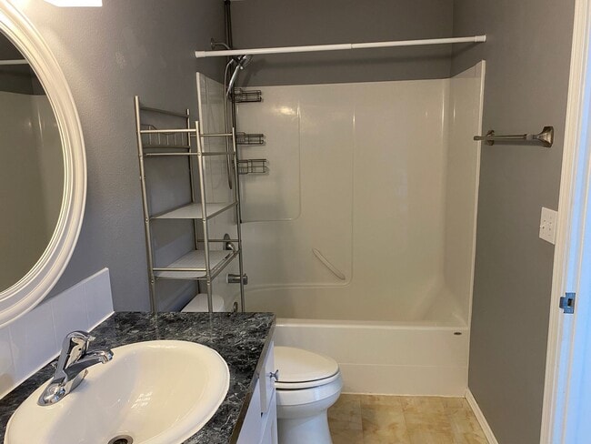 Photo - 3950 NE Vista del Rey Dr Unit B