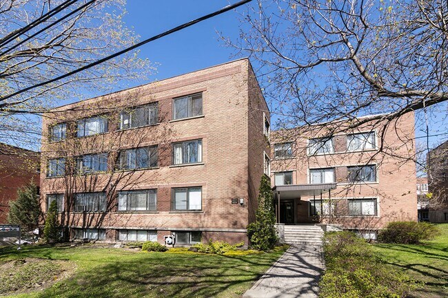 Building Photo - 4505 Dupuis Avenue Unit 18