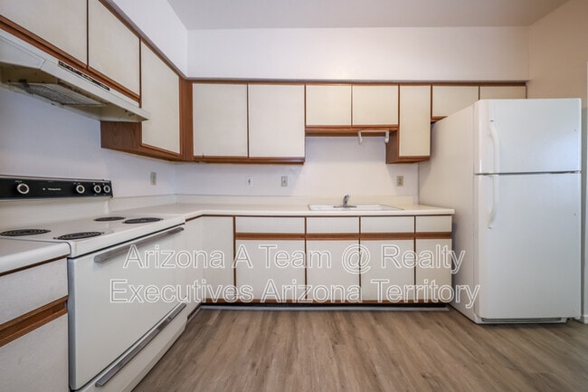 Photo - 312 E 24th St