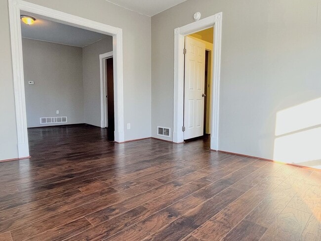 Photo - 116 Hawley St Unit Upper