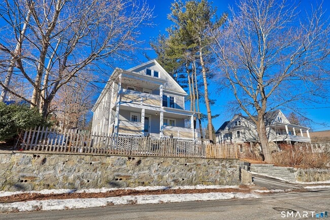 Building Photo - 78 Maplewood Ave Unit 2