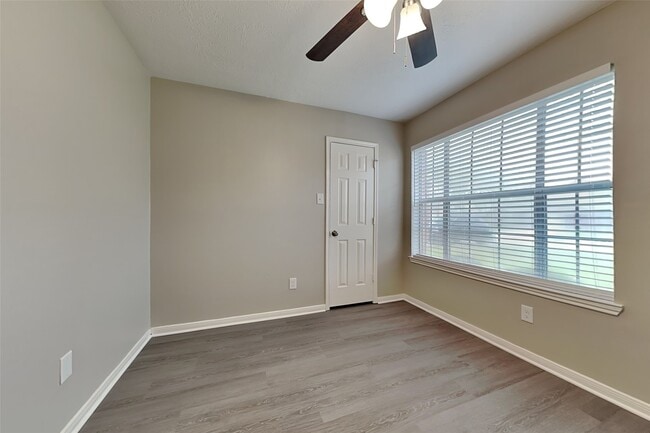 Building Photo - 31115 Perlican Dr