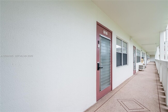523 Fanshaw M Unit 523