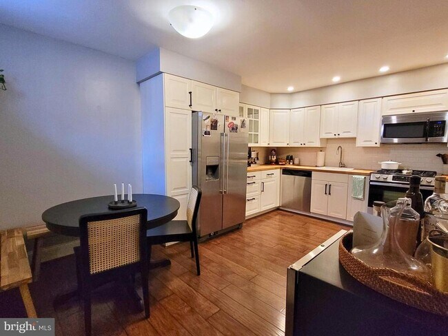 Photo - 1106 Lombard St