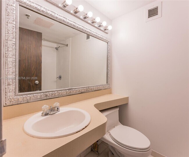 Photo - 16450 NW 2nd Ave Unidad 103