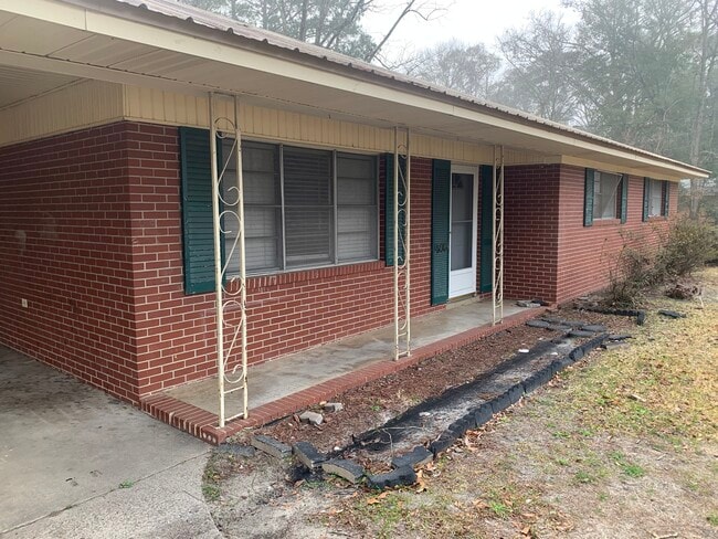 Photo - 506 Zetterower Rd