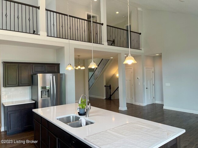 Photo - 2105 Meadows Edge Ln