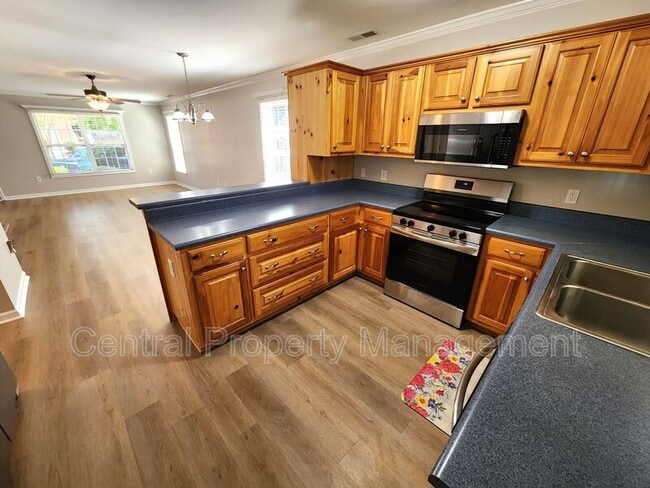 Photo - 303 Rexford Dr