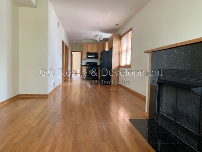 Photo - 1505 N Maplewood Ave Unit 2