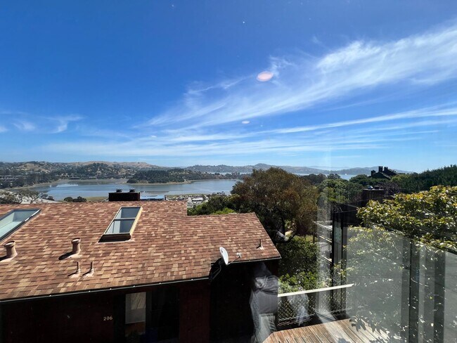 Photo - ONE LEVEL ONE BEDROOM TOP-UNIT CONDO IN HEADLANDS WITH STUNNING BAY VIEWS