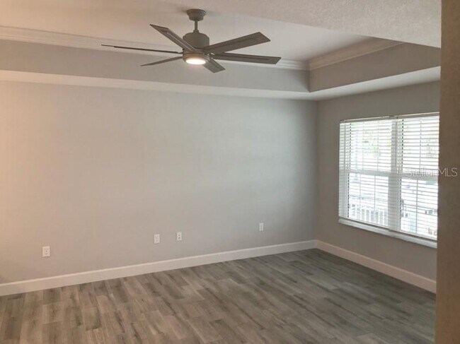 Photo - 399 Carmalita St