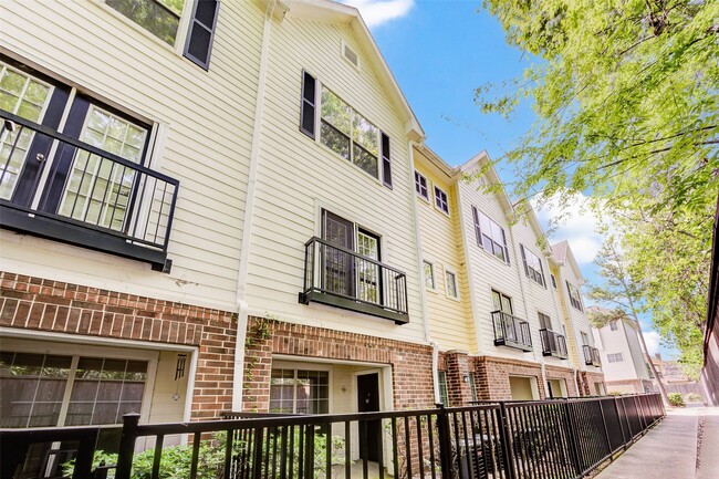 Building Photo - 9200 Westheimer Rd Unit 705