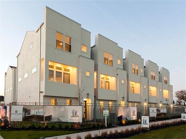 Building Photo - 3141 Leeland St