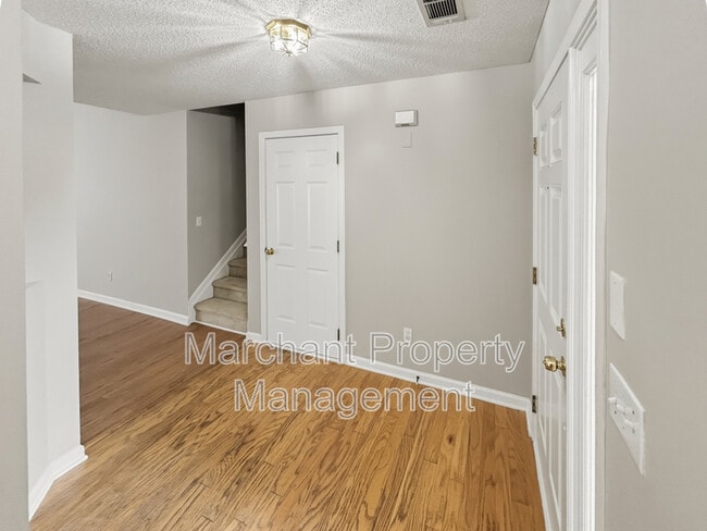 Photo - 776 Waterbrook Ln