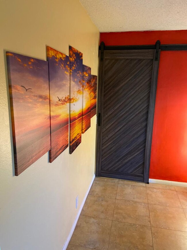 Photo - 20531 S Vermont Ave Unidad Fully Furnished condo