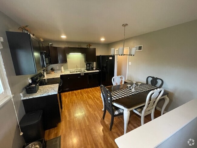 Building Photo - 784 Rojean Dr Rental