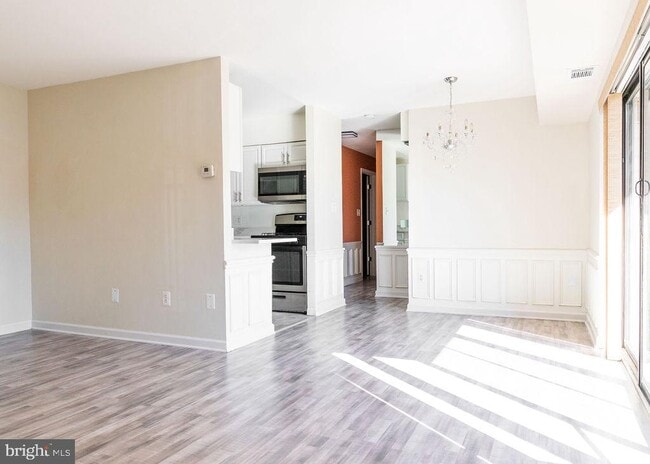 Building Photo - 7618 Savannah St Unit 104