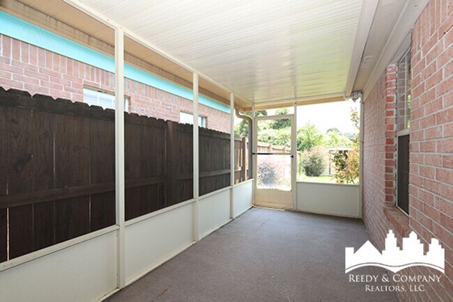 Photo - 1092 Cross Wood Ln