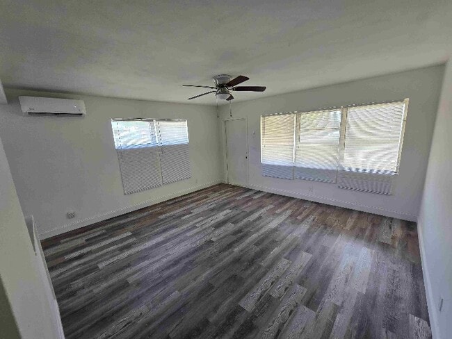 Photo - 236 SE 9th Ave