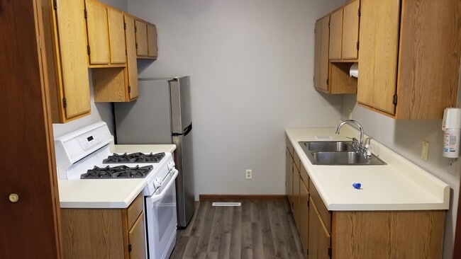 Photo - 121 S Front St