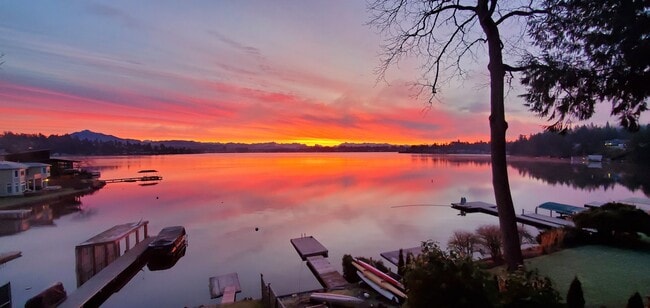 Photo - 1611 Vernon Rd