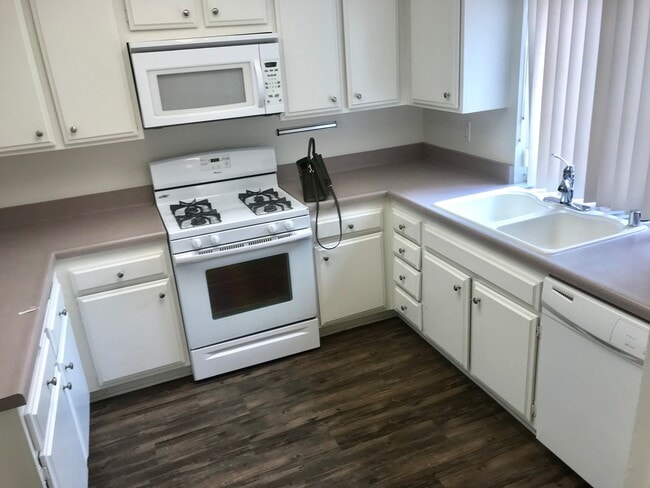 Photo - Two Bedroom, 2 Bathroom Condo in a Beautiful Community in Huntington!