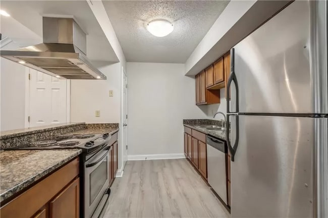 Photo - 350 Atalin St