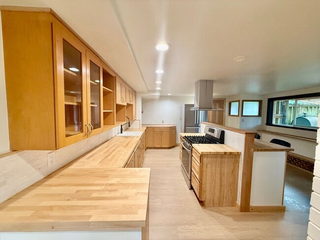 Photo - Brand New 1 bed, 1 bath with Den In Lynnwood $2500/mo.