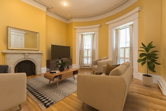 Building Photo - 608 Massachusetts Ave Unit 2