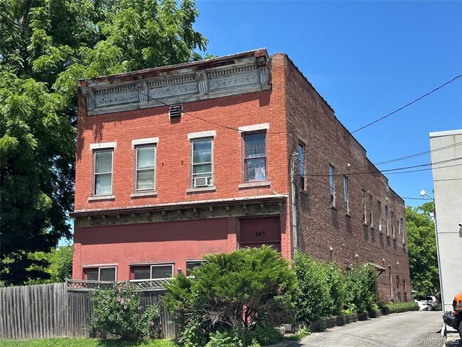 Building Photo - 165 Ulster Ave Unit 8