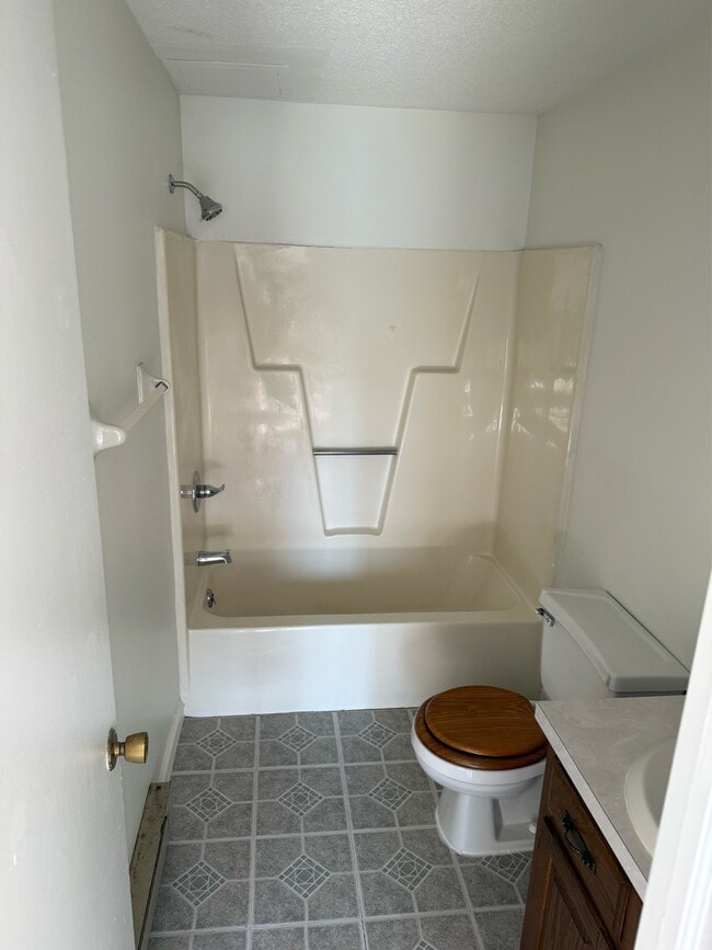 Photo - 134 W Main St