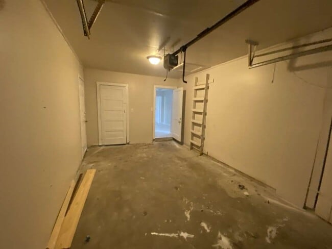 Building Photo - 3029 Nita St