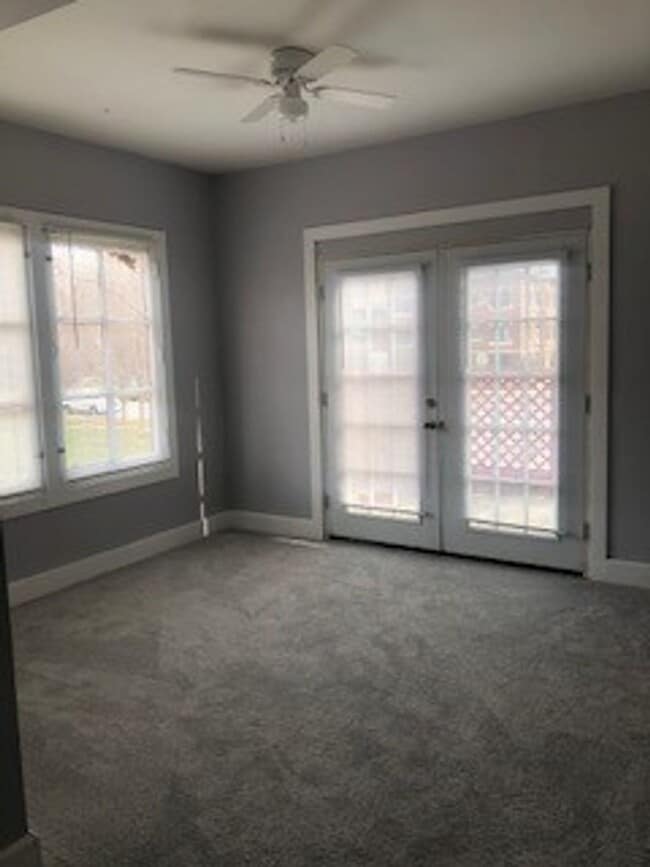 Photo - Spacious Two Bedroom near Washington Blvd ...