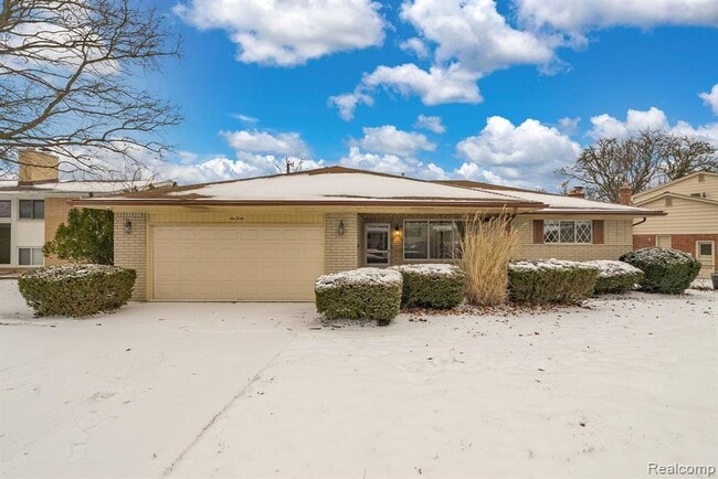 Photo - 640 Cumberland St