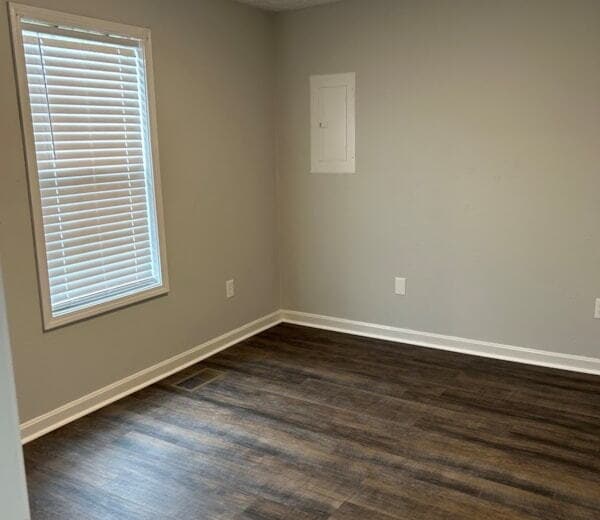 Photo - 1071 Woodland Dr