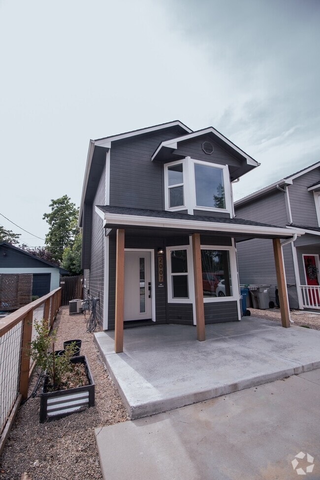 Building Photo - Great Location 2bed 1 bath! Rental