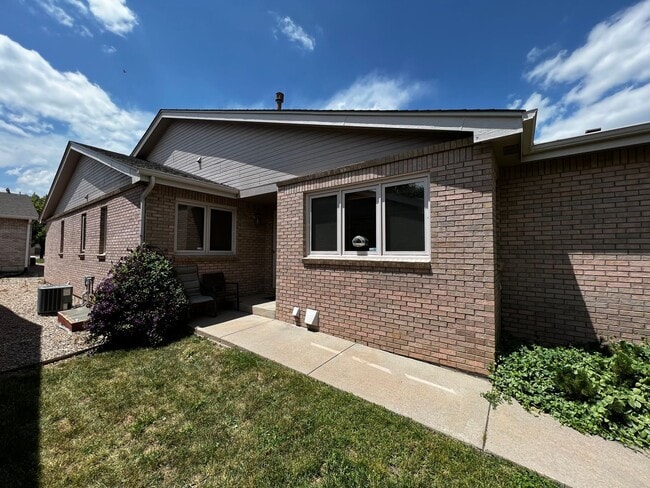 Photo - 4 Bed 3 Bath Townhouse in West Fort Collins!